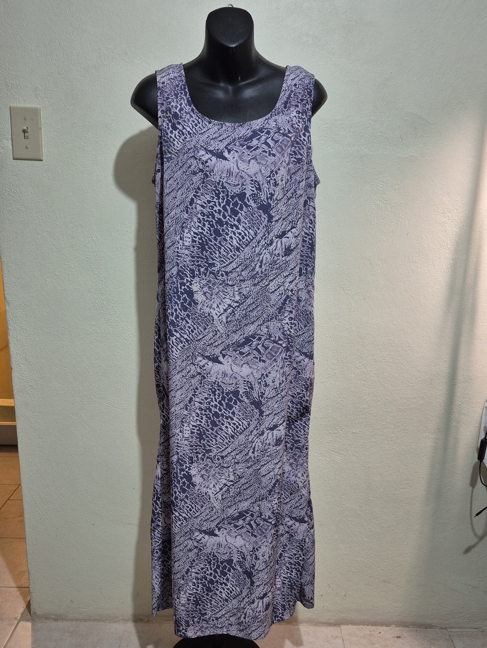 Sheri Martin Lavender and Deep Purple Printed Sleeveless Maxi Dress